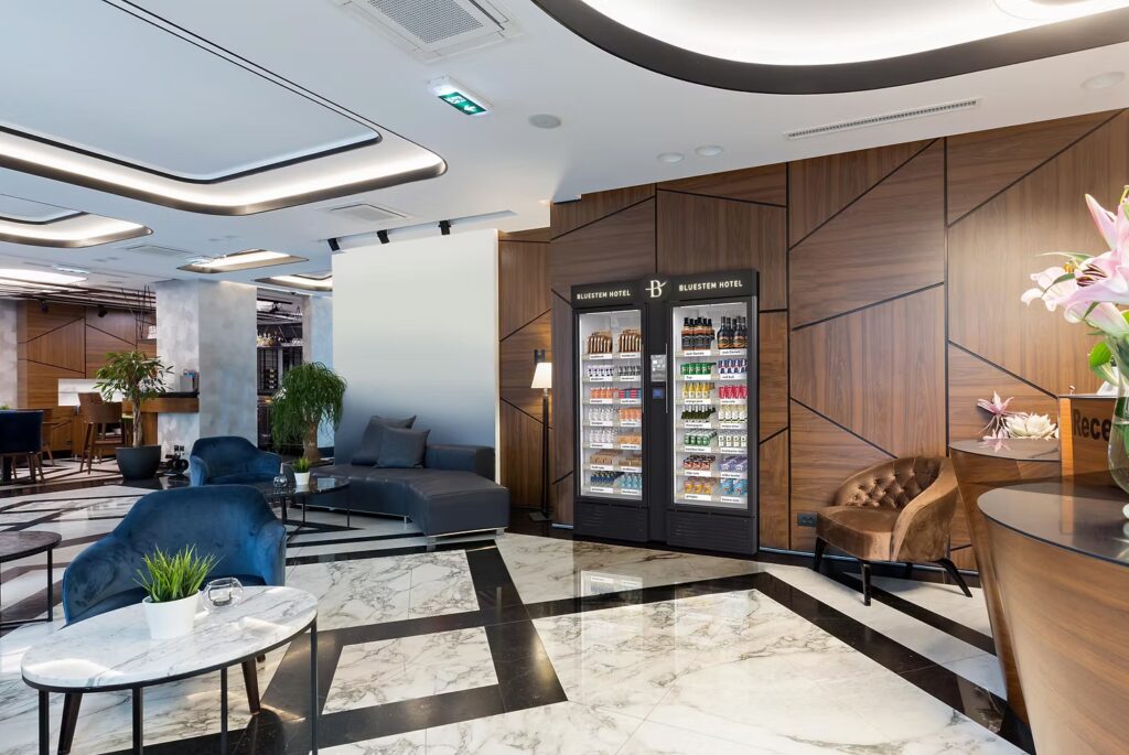 Digitale Minibars: Warum Hotels jetzt auf smarte Verkaufsmodelle setzen sollten