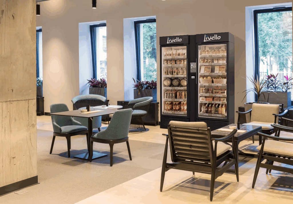 Smart Fridges vs. Traditionelle Minibars: Eine Revolution in der Hotelbranche